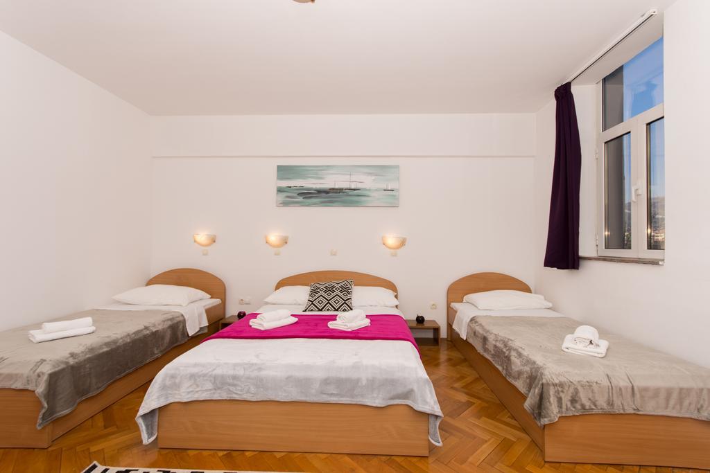 Guest House Mamut Kastela Exterior photo
